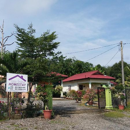 Dhia Irdina Homestay Paya Rewak Eksteriør billede