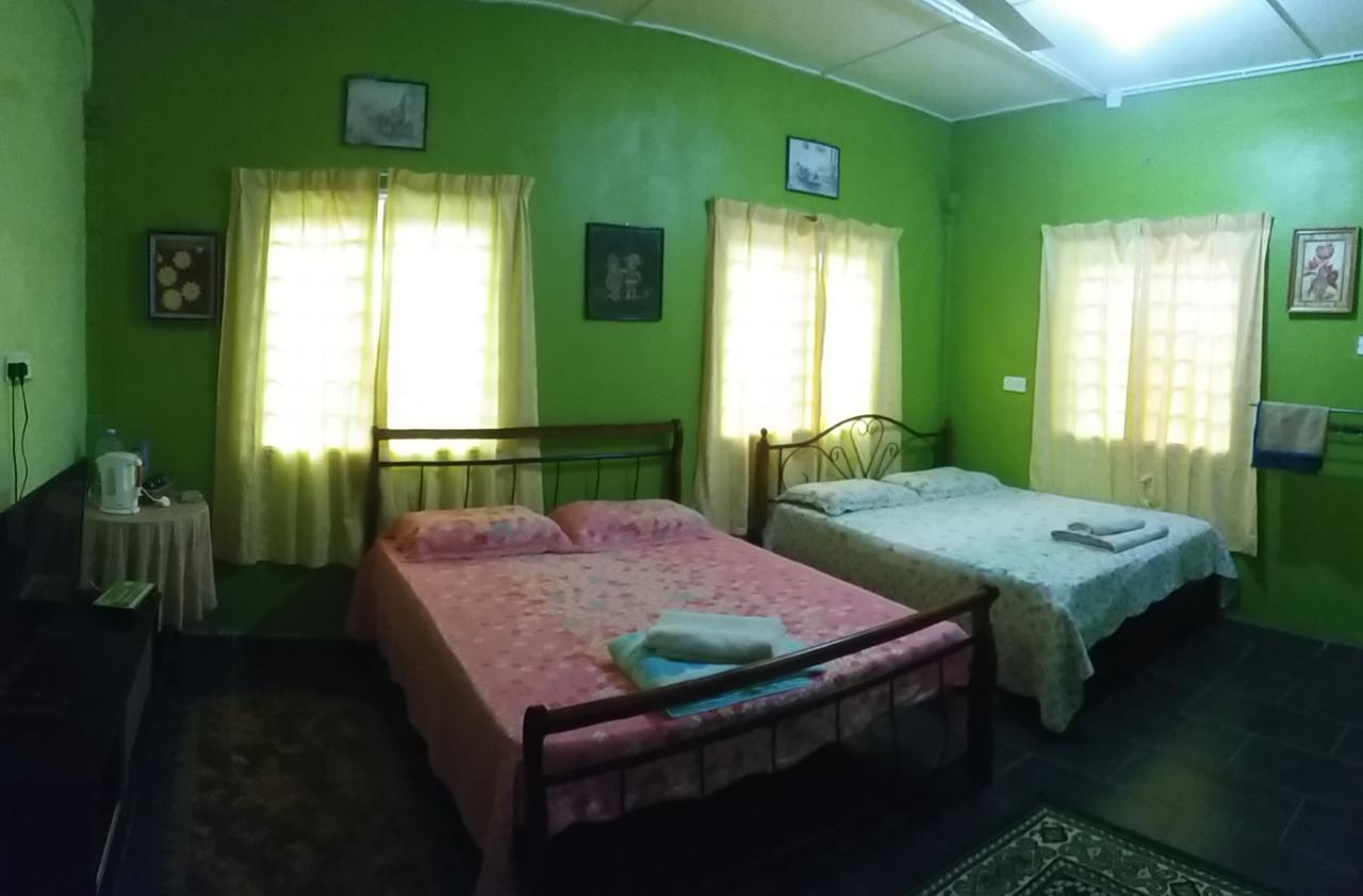 Dhia Irdina Homestay Paya Rewak Eksteriør billede