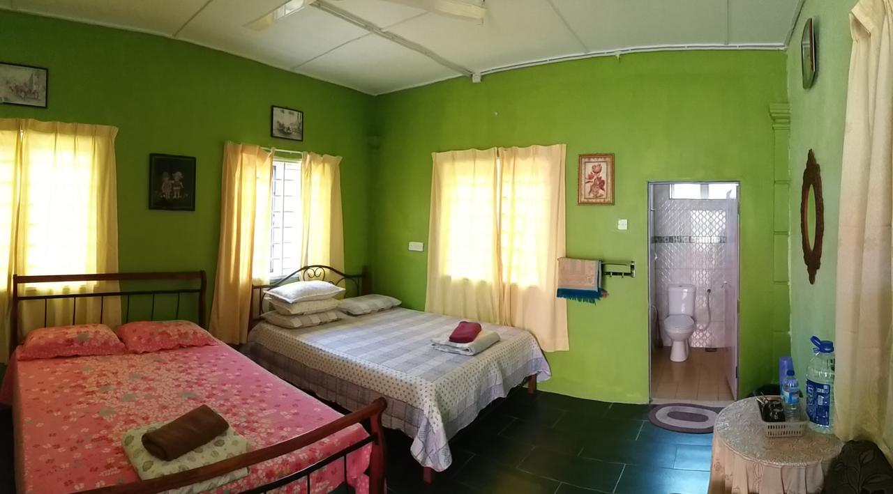 Dhia Irdina Homestay Paya Rewak Eksteriør billede
